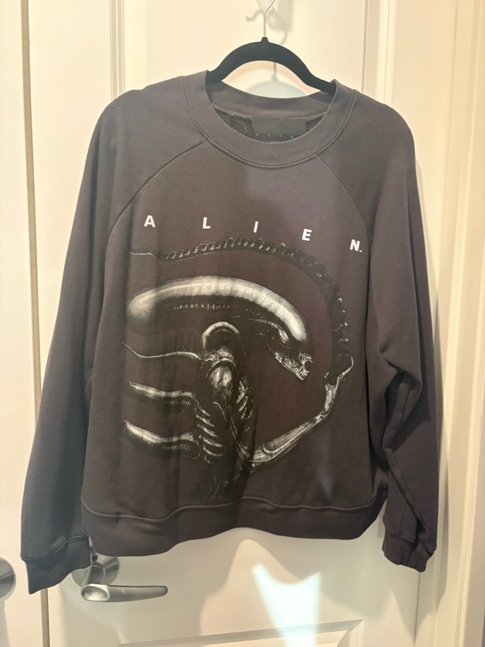 Alien Graphic Crewneck Sweatshirt - Black